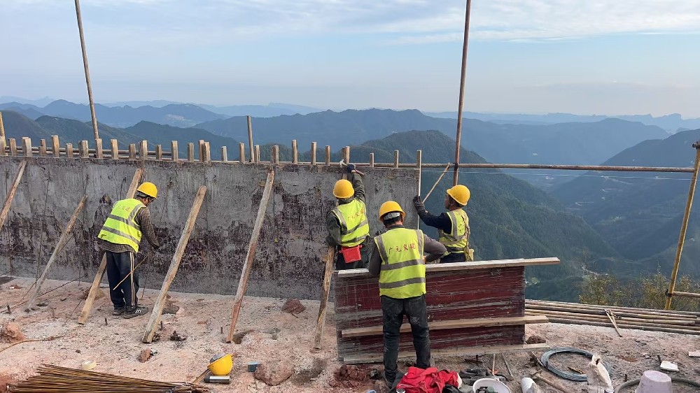 筑路修橋后，群山闊然時 ——劍閣縣下寺至利州區月壩公路項目（三個石至硝洞埡段）高質量建設側記